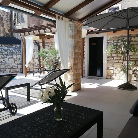 Lory Villa Sveti Lovreč Pazenatički Kültér fotó